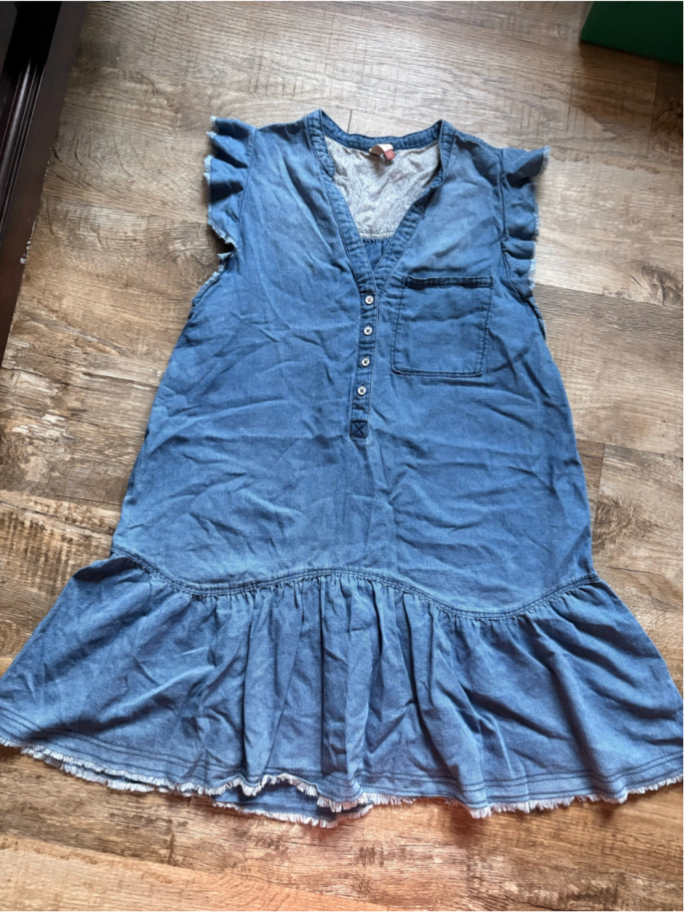 Pilcro Anthropologie Denim Dress Womens Medium Blue Flutter Sleeve Raw Hem Ruffl
